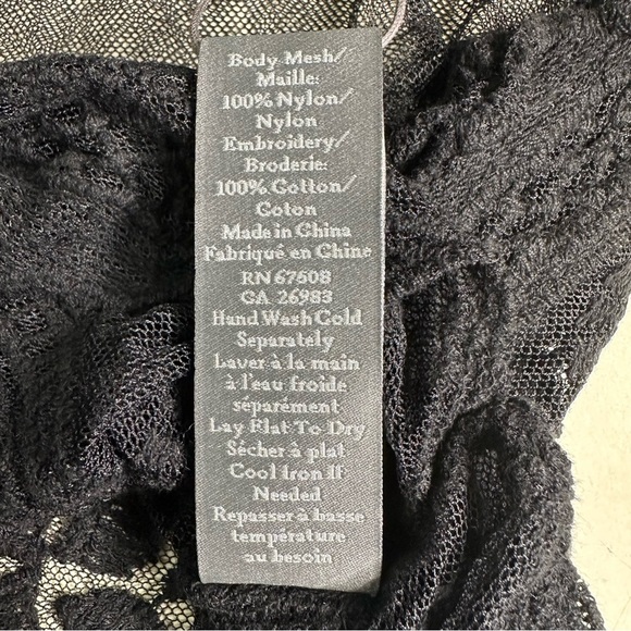 NWT Vince Camuto Black Lace Swimsuit Cover Up. One Size - Picture 6 of 9